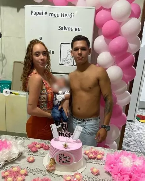 Após escaparem de enchente no ES, pais celebram mêsversário da filha com tema geladeira e emocionam a web