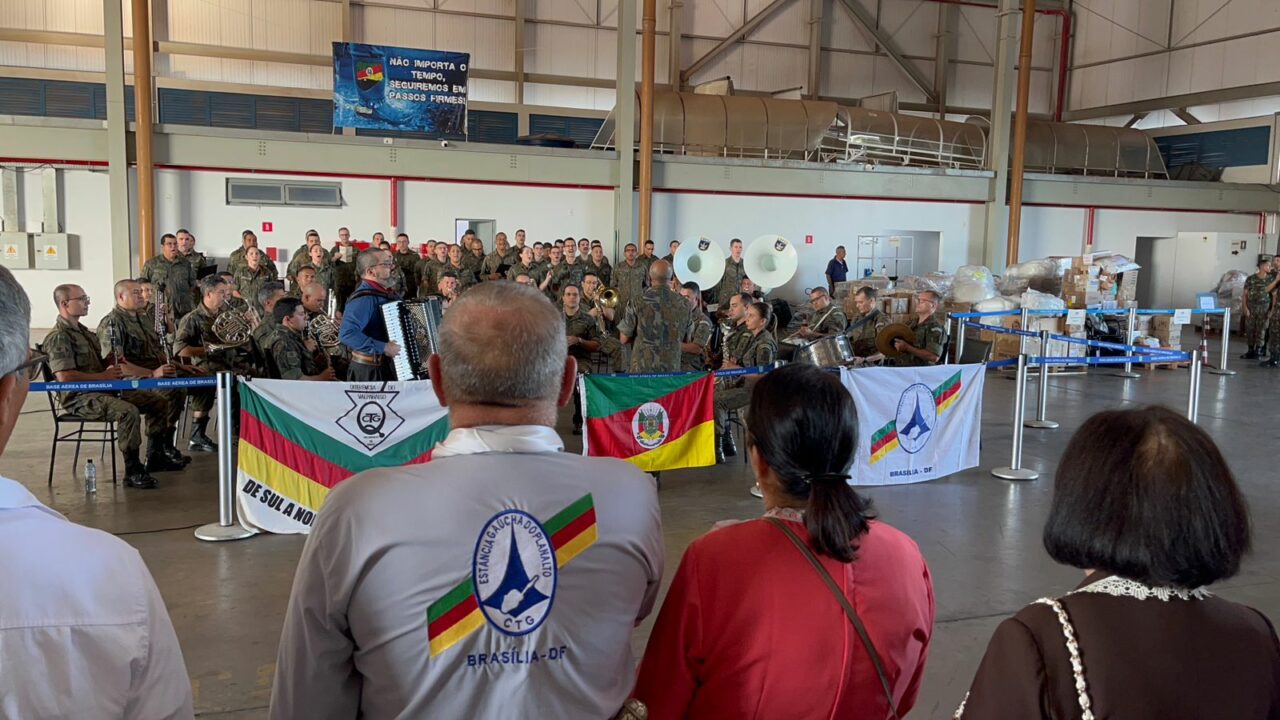 Aeronave da FAB leva 20 toneladas de calçados para o Rio Grande do Sul