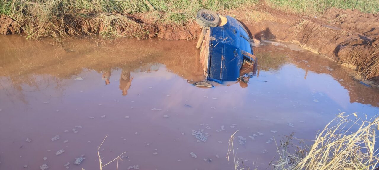 Carro cai em enorme buraco e deixa um morto e dois feridos no Oeste de SC