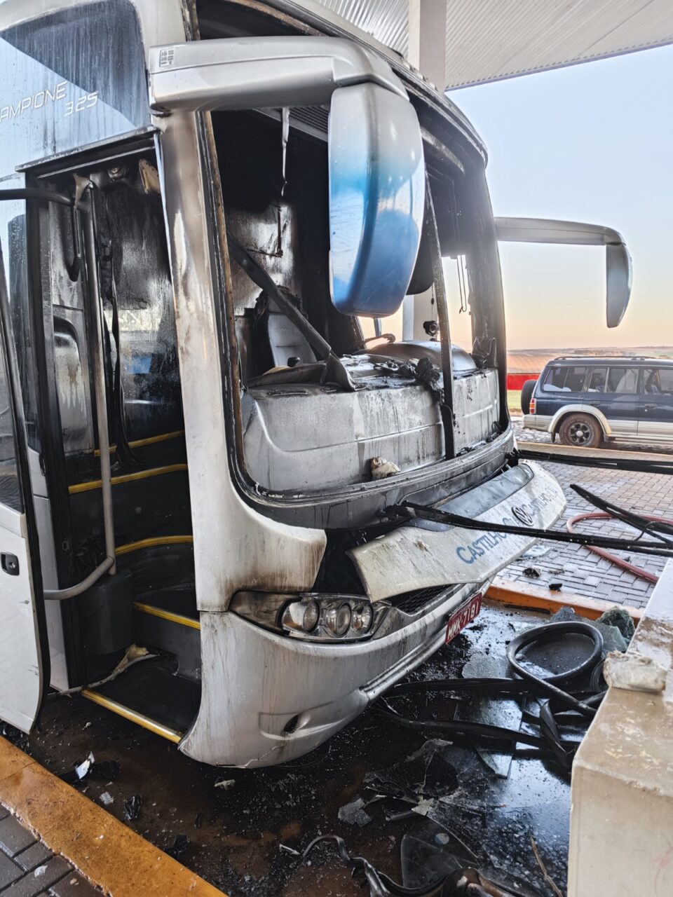 Ônibus pega fogo na rodoviária de Abelardo Luz