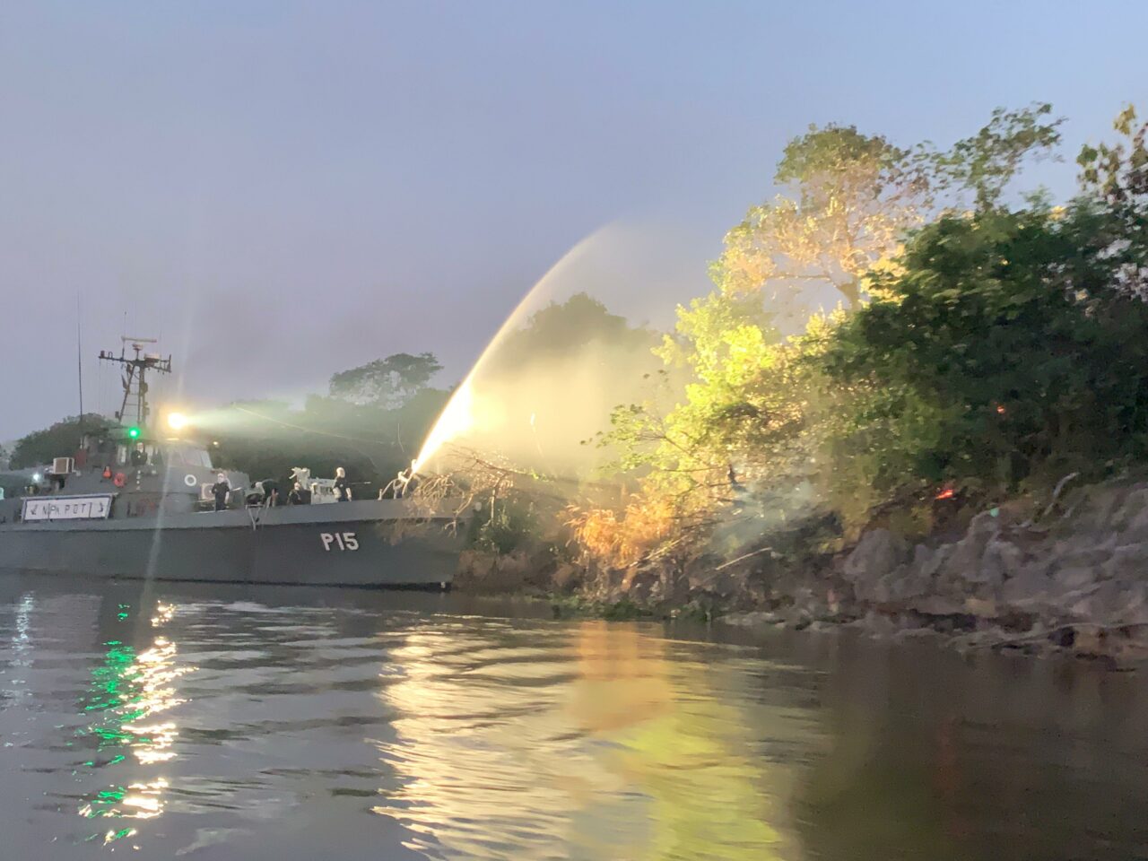 Incêndio no Pantanal: Marinha do Brasil entra na guerra contra o fogo