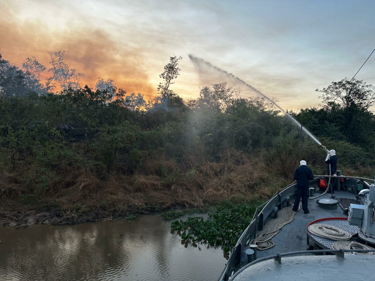 Incêndio no Pantanal: Marinha do Brasil entra na guerra contra o fogo