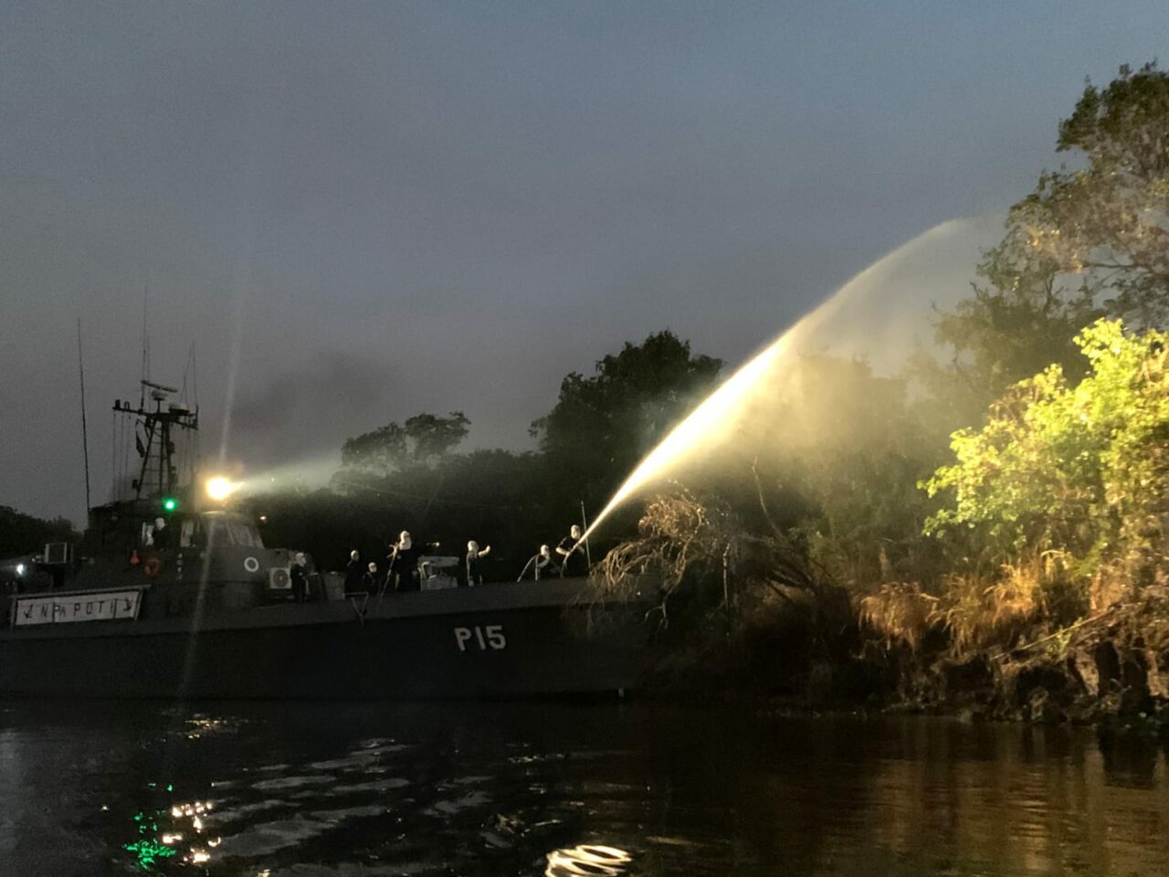 Incêndio no Pantanal: Marinha do Brasil entra na guerra contra o fogo