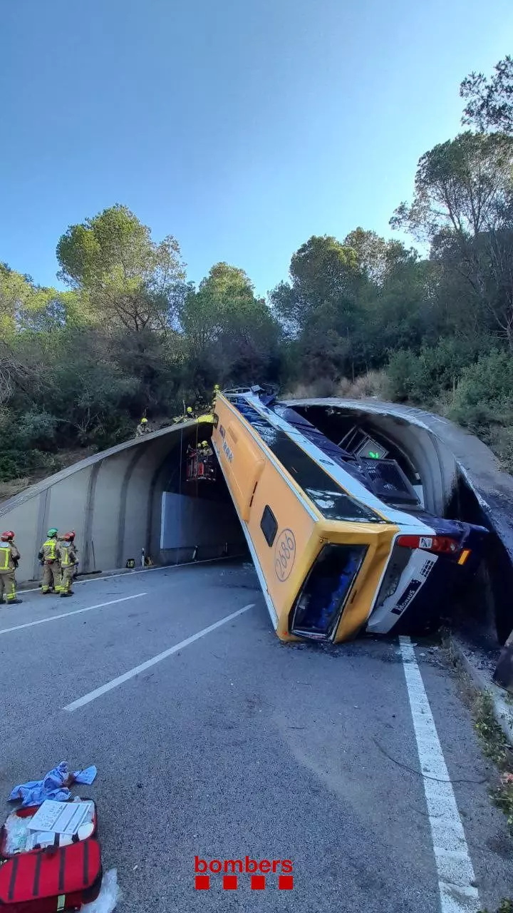 Acidente com ônibus deixa mais de 40 feridos na Espanha (3)