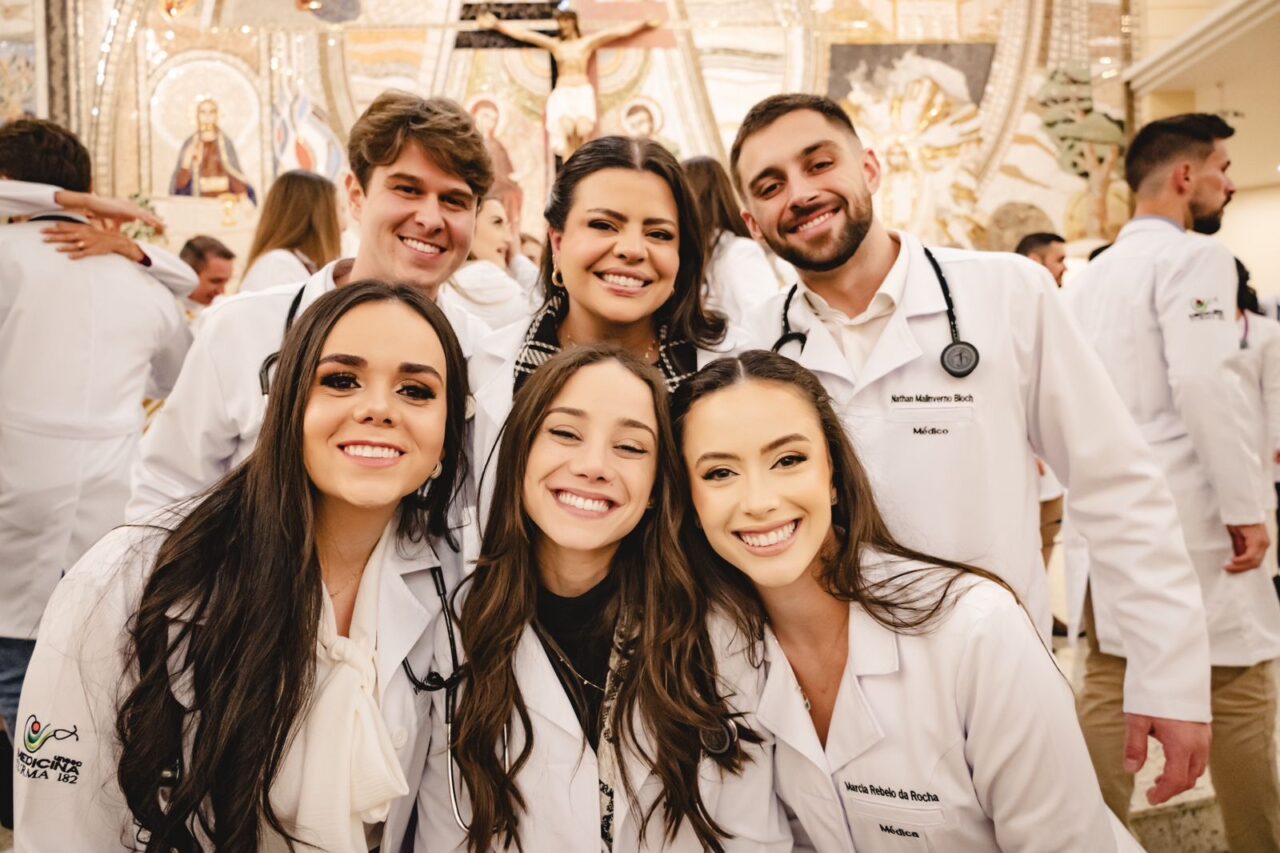 Formandos curso Medicina Unesc Gabriel Meister, Luiza Cardoso, Nathan Bloch, Vitória Silva, Isabela Garbelotto Rosa e Marcia Rocha, realizados e preparados para os novos desafios!