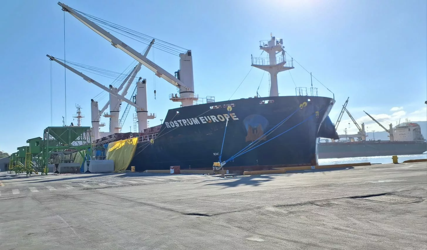 Trabalhadores do porto de São Francisco do Sul fazem greve de 12 horas