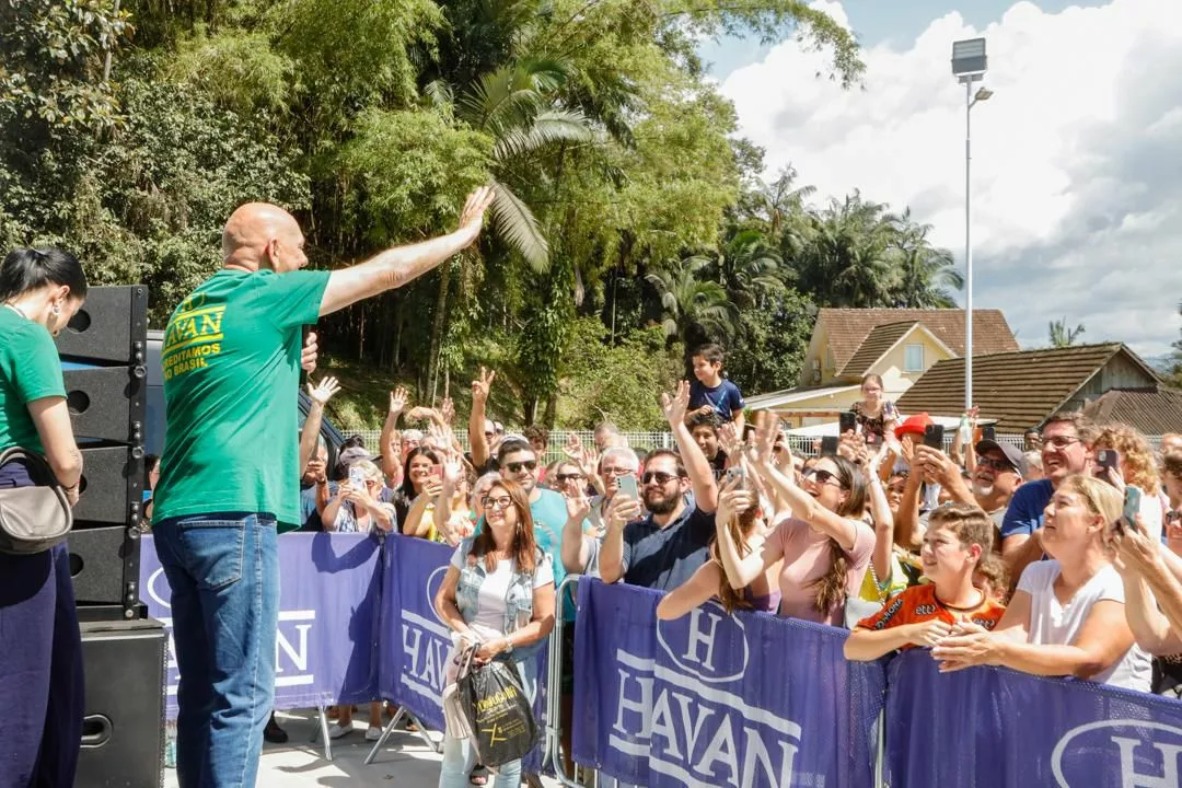 Luciano Hang inaugura megaloja Havan no Norte de SC; veja imagens