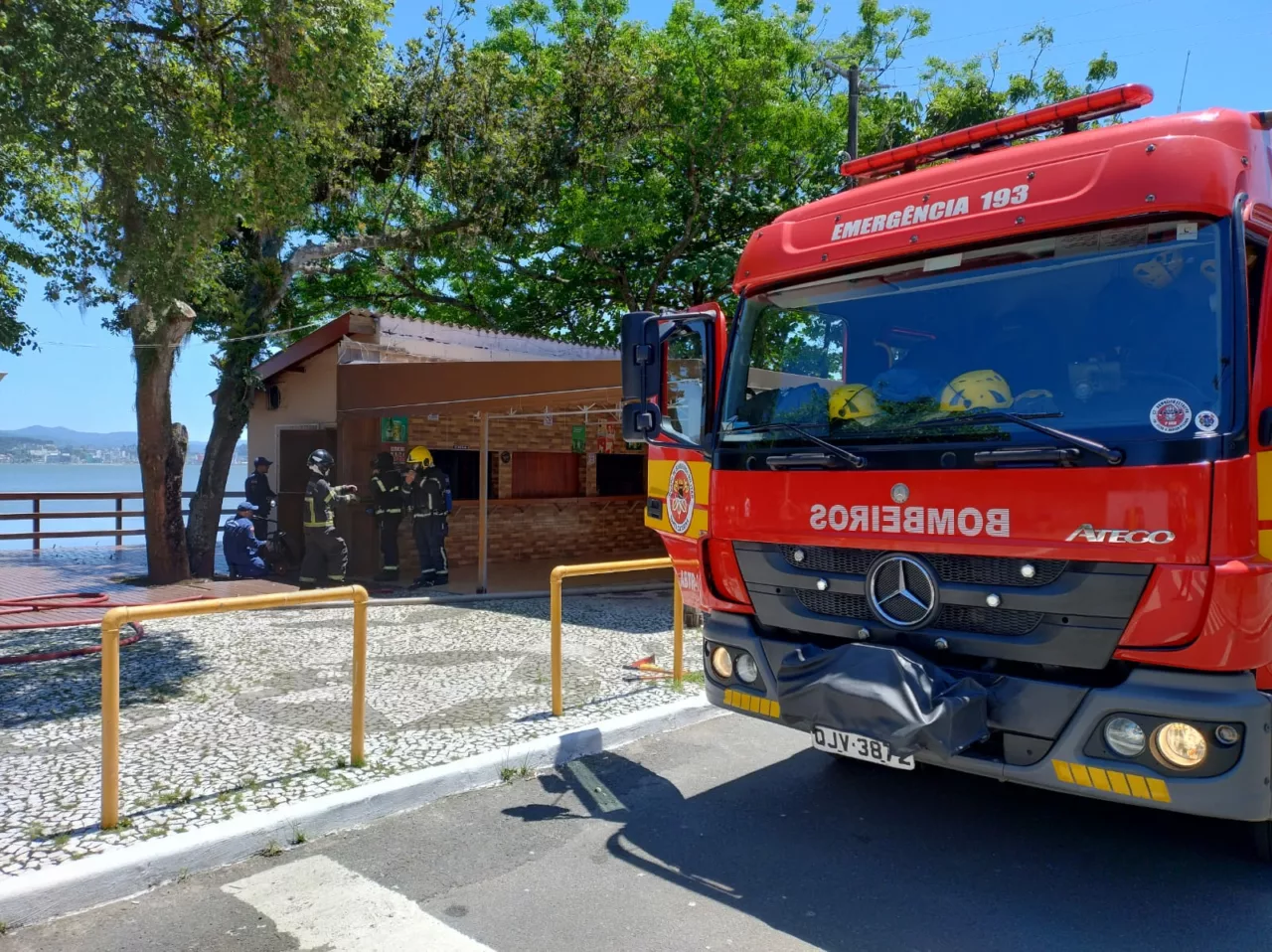 Incêndio em lanchonete da Capital mobiliza bombeiros